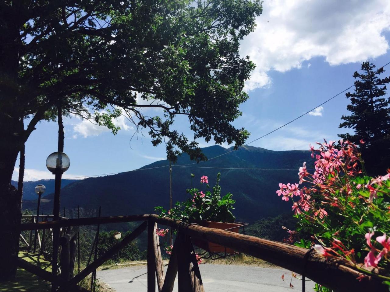 Ambrosia Hostel Alessandria del Carretto 外观 照片
