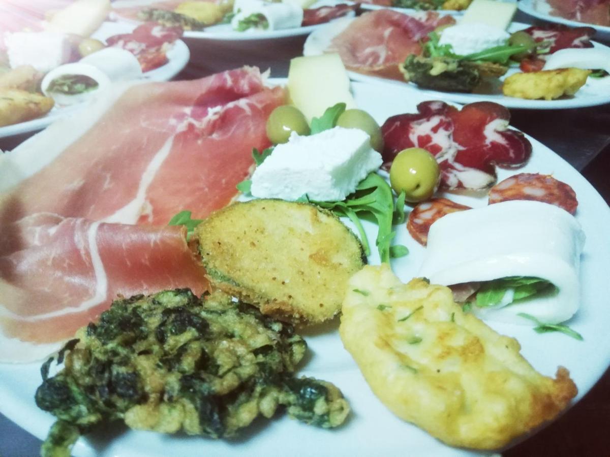 Ambrosia Hostel Alessandria del Carretto 外观 照片